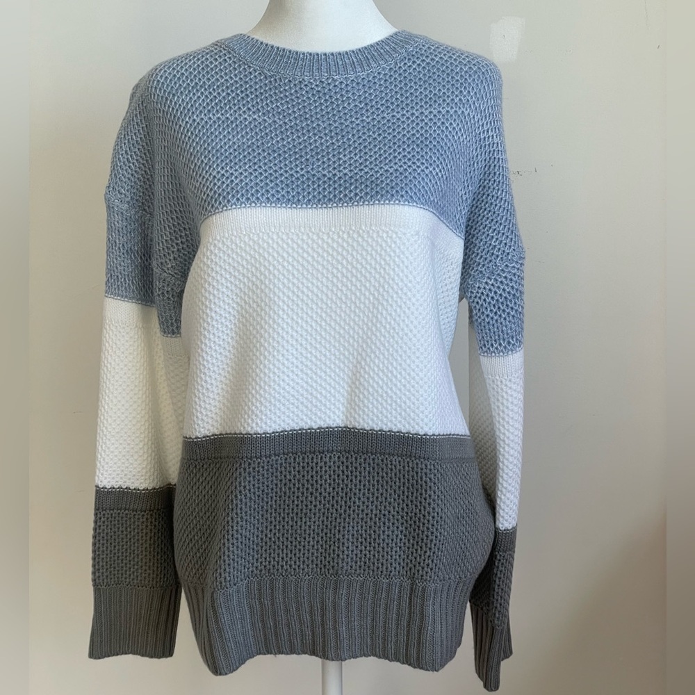 Colorblock Sweater in Blue, White, and Gray Size Medium. NWT